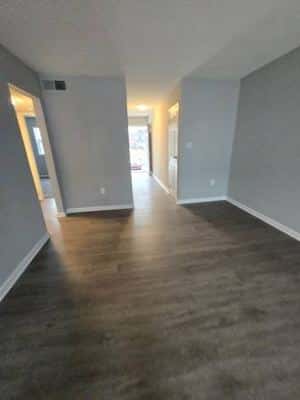 ROOM FOR RENT AT HAMILTON 4