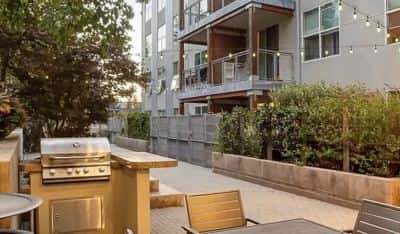 Stylish Berkeley Apartments with In Home Laundry and Smart Tech 5