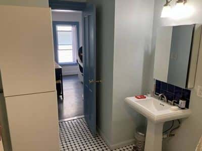 Yale Campus Apartment 7