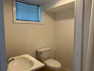 1b/1b center of East Rock,  * furnished rooms to share* 7