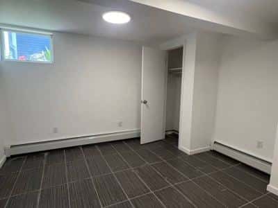 1b/1b center of East Rock,  * furnished rooms to share* 4