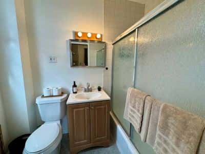 Avbl 8/1! Fully furnished, sunny, 1BR East Rock, utilities included! 7
