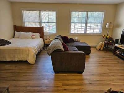 East Rock🧡Studio Apt 725 Whitney Ave, Parking, Laundry, Cat OK, 7/1 7
