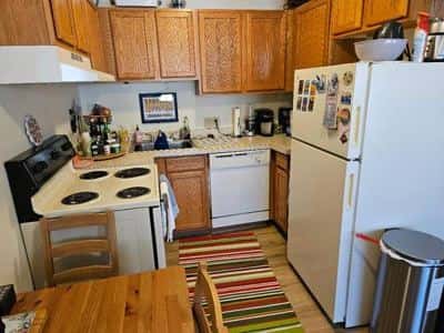 East Rock🧡Studio Apt 725 Whitney Ave, Parking, Laundry, Cat OK, 7/1 8