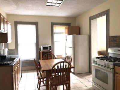 Huge Spacious 4BR / 2BA Apartmt Near Yale – Parking, Furnished Option 3