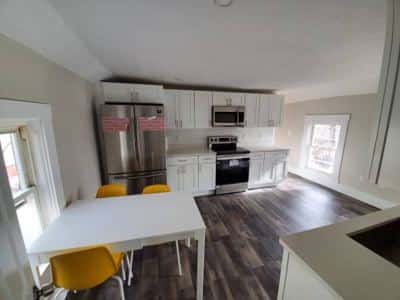 Private Room, Furnished, All Utilities & Cleaning Service included 2