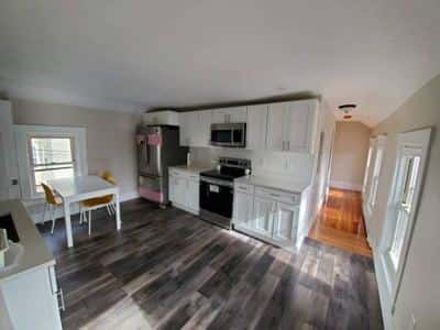 Private Room, Furnished, All Utilities & Cleaning Service included 1