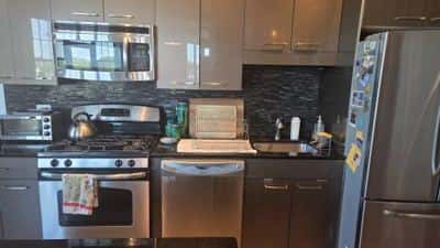 DNA Loft Condominium Penthouse Unit with roof deck, garage pkg & More 4