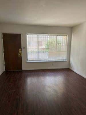Nice 1 Bedroom, 1 Bath , Patio , prime location , recently renovated 2