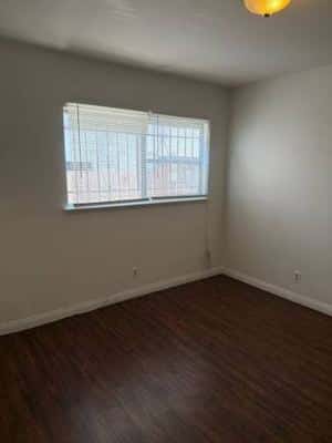 Nice 1 Bedroom, 1 Bath , Patio , prime location , recently renovated 6