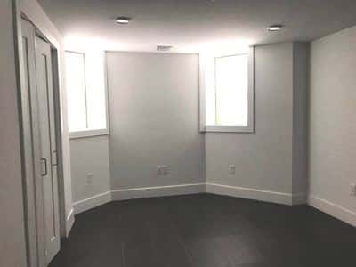 Room in Modern Quiet Condo with Central A/C 3