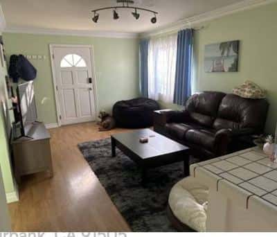 Bedroom with shared bath for rent 7