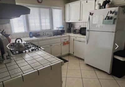 Bedroom with shared bath for rent 8