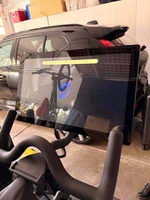 Peloton Bike (<190 rides) w/ 3rd Gen Screen, Mat and weights 3