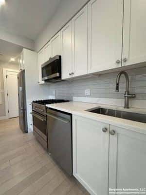 Modern JP 2 Bed w/ In Unit Washer/Dryer - Dishwasher - Students OK 4