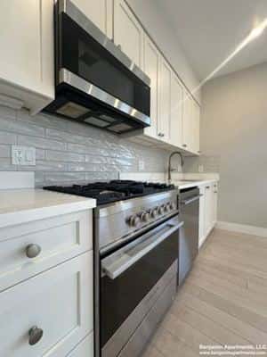 Modern JP 2 Bed w/ In Unit Washer/Dryer - Dishwasher - Students OK 3