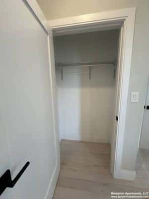 Modern JP 2 Bed w/ In Unit Washer/Dryer - Dishwasher - Students OK 8