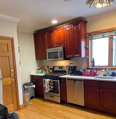 No fee 950/1br-1200ft-BU, BC,no fee-5 min walk to 57, 66, 86, 501 bus stops, nea 4