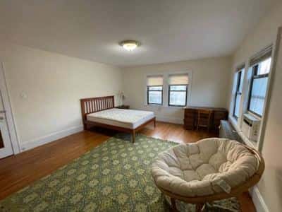 Large master suite with private bath in a 3-bedroom apt near Tufts 2