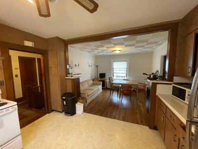 Large master suite with private bath in a 3-bedroom apt near Tufts 8