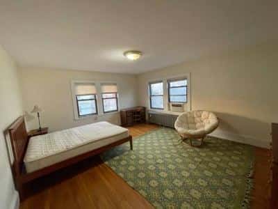 Large master suite with private bath in a 3-bedroom apt near Tufts 1