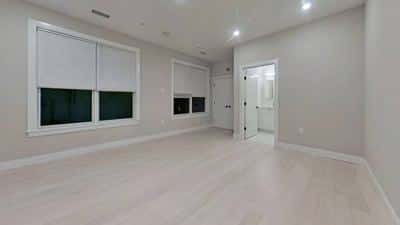 Modern JP Studio w/ In Unit Laundry + Central AC - Students OK 3