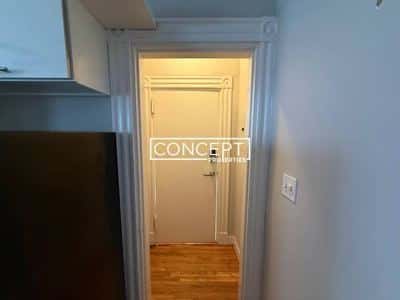 No Fee 1BR in Harvard Square, Cambridge — $2,700 — Laundry in Building 4