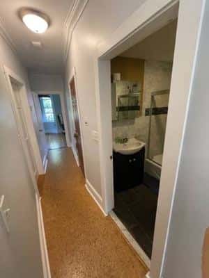 Sunny 2 Bedroom Apartment ☀️ 2 Free Parking Spots + Private Roof Deck 4