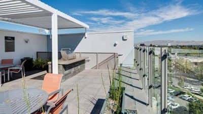 1 BR w/Den Layout, Garage Parking & Pet-Friendly Zone! 6
