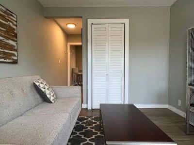 Garbage disposal, Double-pane windows, Fenced Lot, Smoke-Free Home 4
