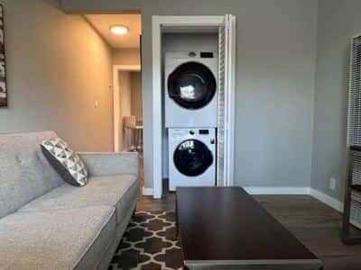 Garbage disposal, Double-pane windows, Fenced Lot, Smoke-Free Home 2
