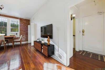 1+1 in Hollywood**1 Month Free**Exposed Brick Walls In Unit 1