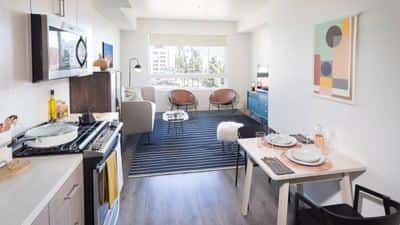 Lease Now at Axis DTLA! 6