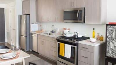 Lease Now at Axis DTLA! 4