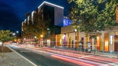 Pet-Friendly 1 Bed Apartments with Rooftop Views 4