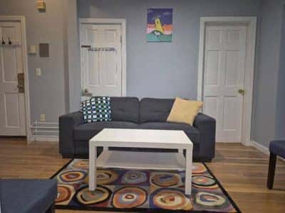 Big Room+Walk-in Closet near Shops, 66Bus & B-Line 5