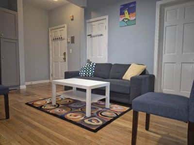 Big Room+Walk-in Closet near Shops, 66Bus & B-Line 6