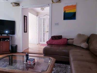 Bright Room nr Bus59, 2 Mile to D-line T, Incl Utilities/WiFi/Parking 4