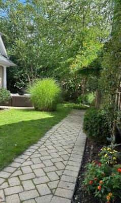 furnished private room in Chestnut Hill home 1