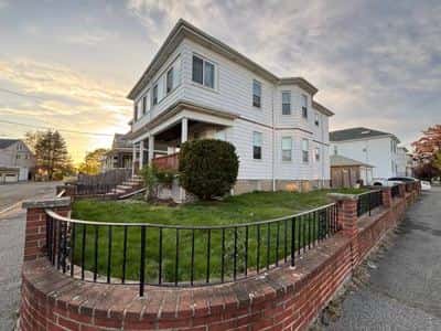 2 bedroom-1 bathroom Apartment in Medford for rent 2