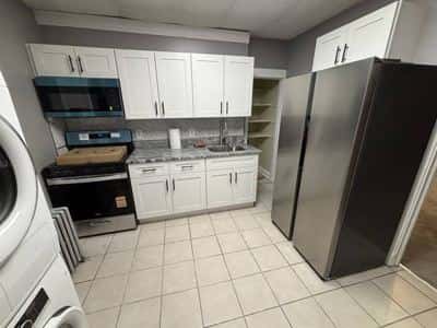 nice 4 bedroom house updated for imediate move in 5