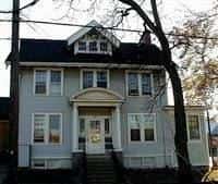 Available July 24th-1 Bedroom apartment in quiet older building in Ker 1