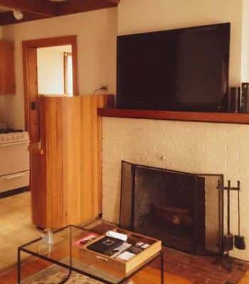 Available July 24th-1 Bedroom apartment in quiet older building in Ker 4