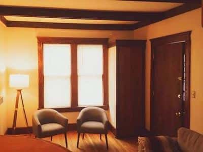 Available July 24th-1 Bedroom apartment in quiet older building in Ker 2
