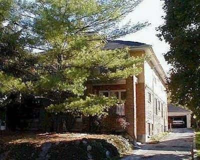 Available Aug. 20th-Charming 1 bedroom apartment in quiet building - O 1