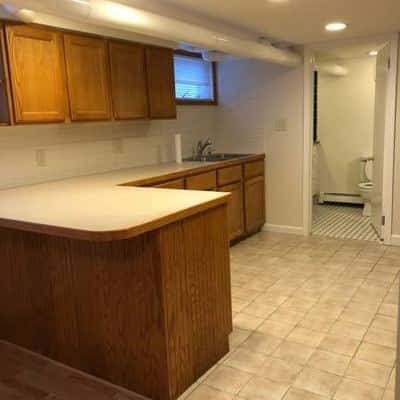 Available August 1st- Large 1 Bedroom Apt. in Quiet older building - O 8
