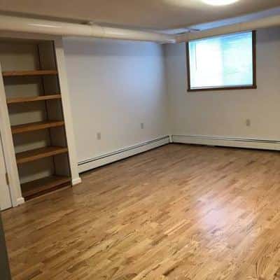 Available August 1st- Large 1 Bedroom Apt. in Quiet older building - O 5