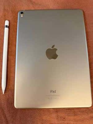 Apple iPad Pro 9.7 inch 128GB With Free Apple Pencil 4