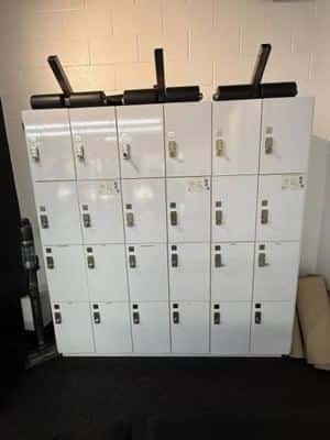 Keyless1 24-unit locker system 2