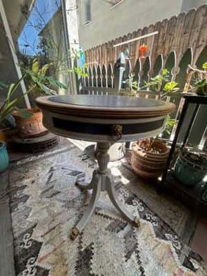 Vintage French Provincial Duncan Phyfe Drum Table Round Accent Table 7